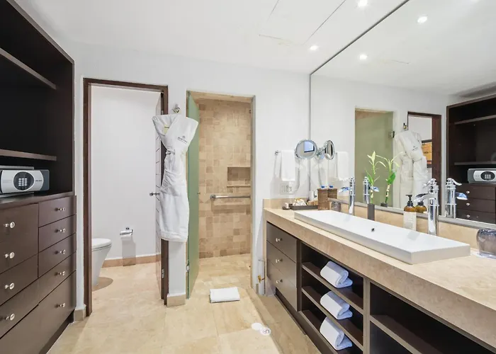 Luxe One Bedroom Ocean View - Casa Del Mar Apartment *